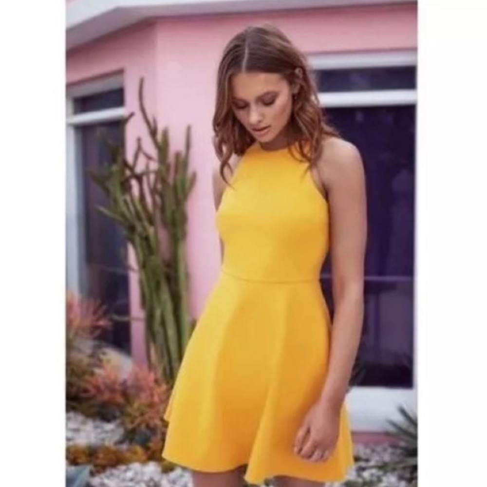 NWT Likely Moore dress in the color goldenrod. Sz 2